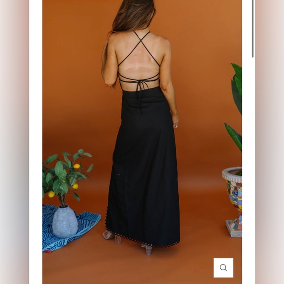 Black halter dress - Picture 4 of 4